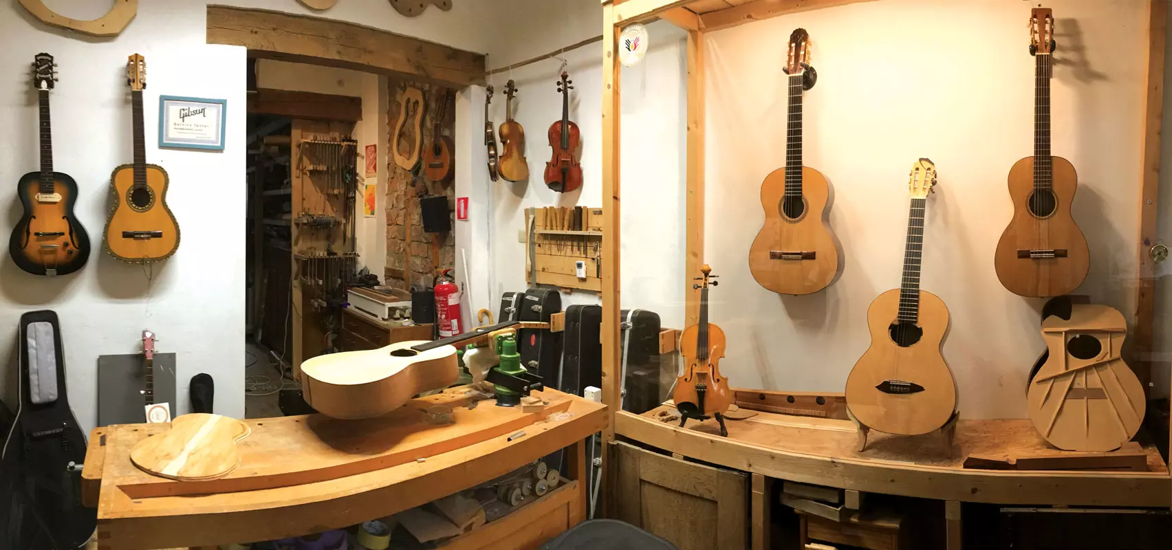 Val Lutherie - Atelier de lutherie guitares et basses - Valérie-Anne Lahaye